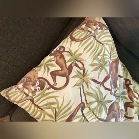 Vintage 90’s Spider Monkey Jungle Leaf Print XL Jumbo Pillow Body Pillow 53”X20” - Picture 5 of 11